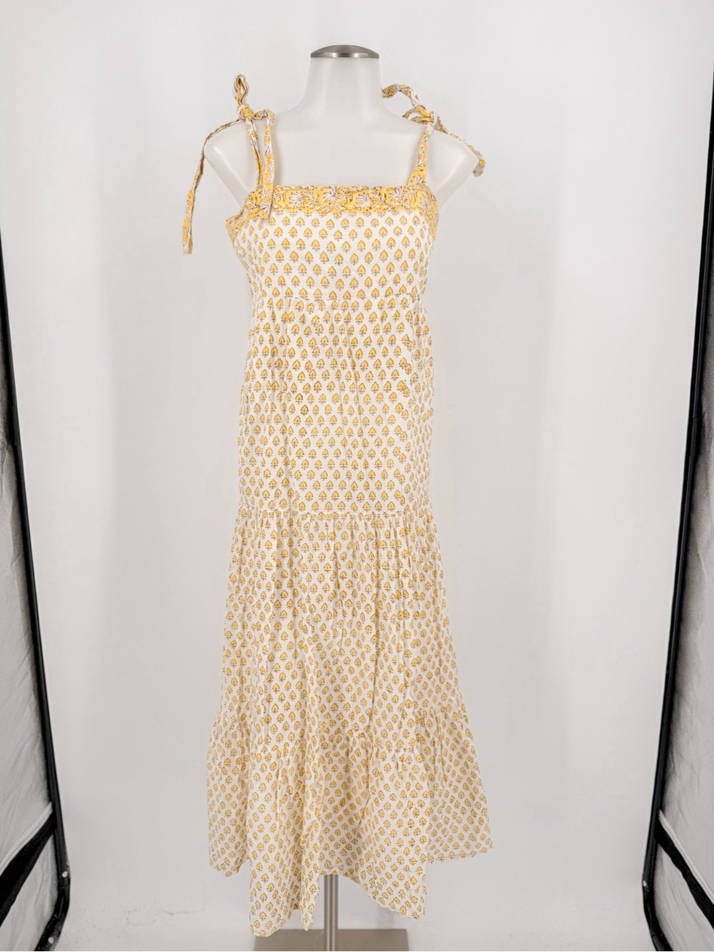 Sleeveless Yellow Printed Tie-Shoulder Maxi Dress - Picture 2 of 6